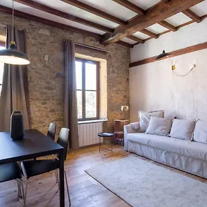 https://sur-les-hauteurs-du-vieux-lyon.hotels-rhonealpes.com