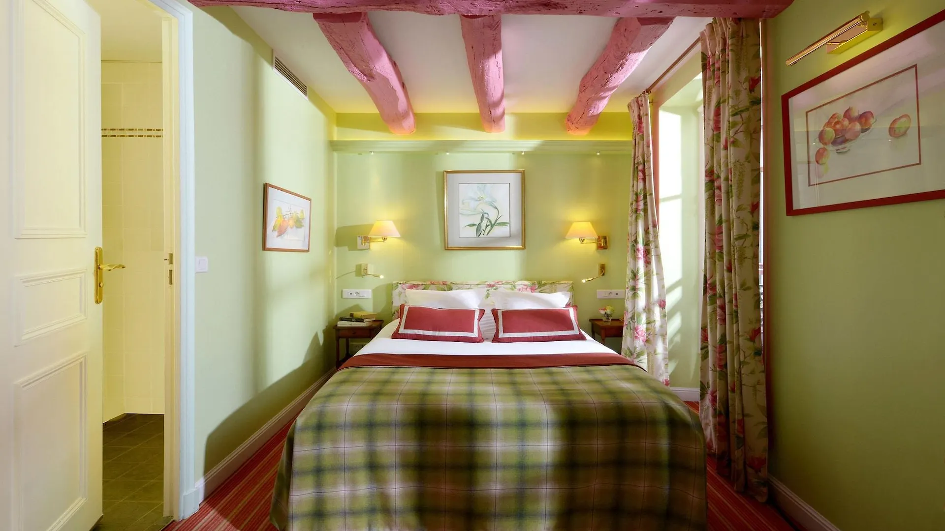 Le Relais Montmartre Hotel Paris France