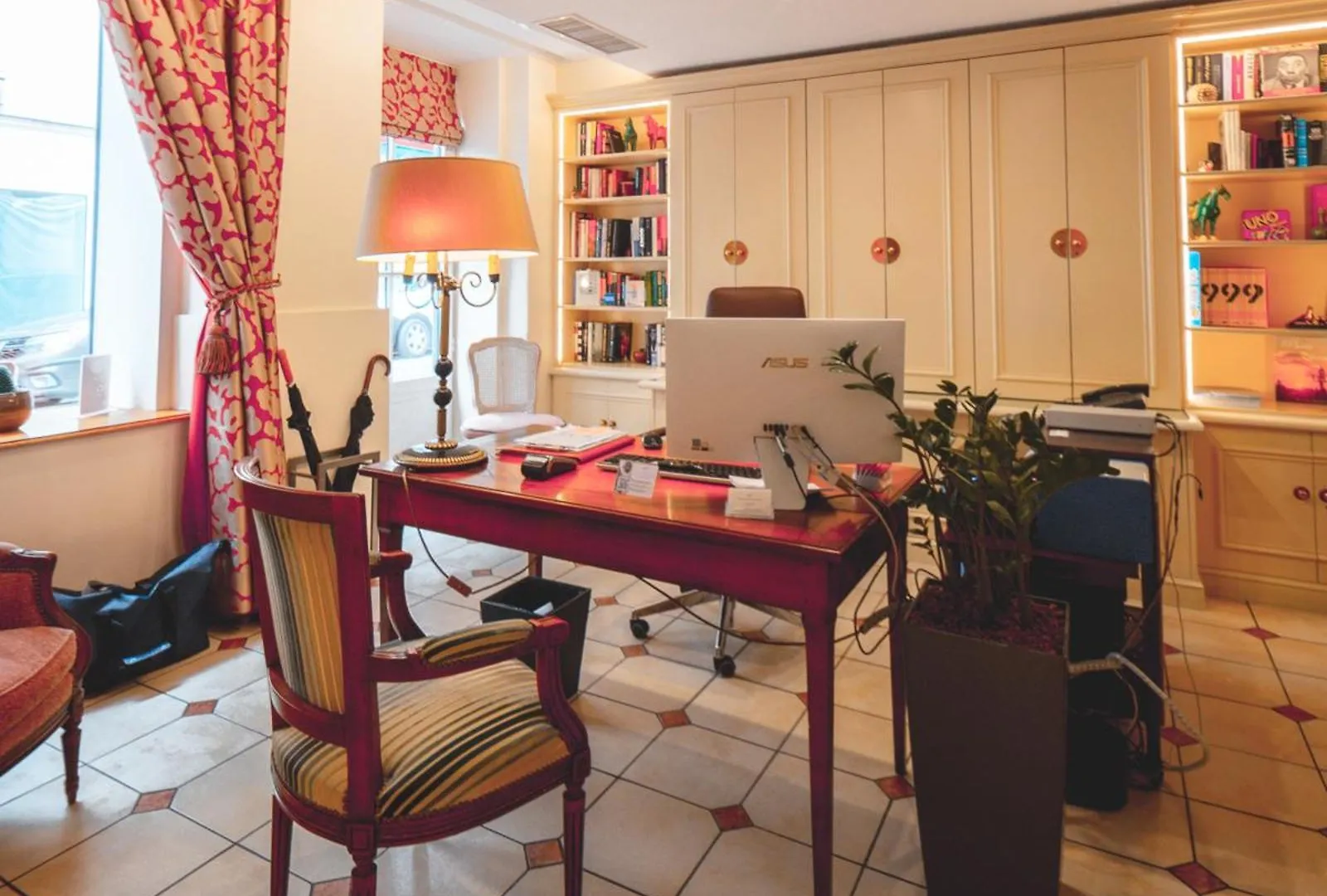 Le Relais Montmartre Hotel Paris 4*,