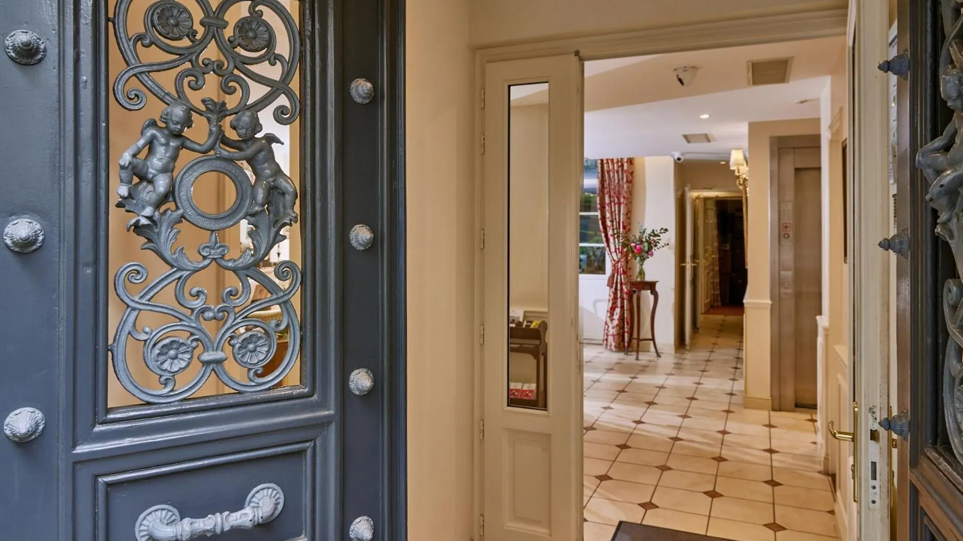 Le Relais Montmartre Hotel Paris