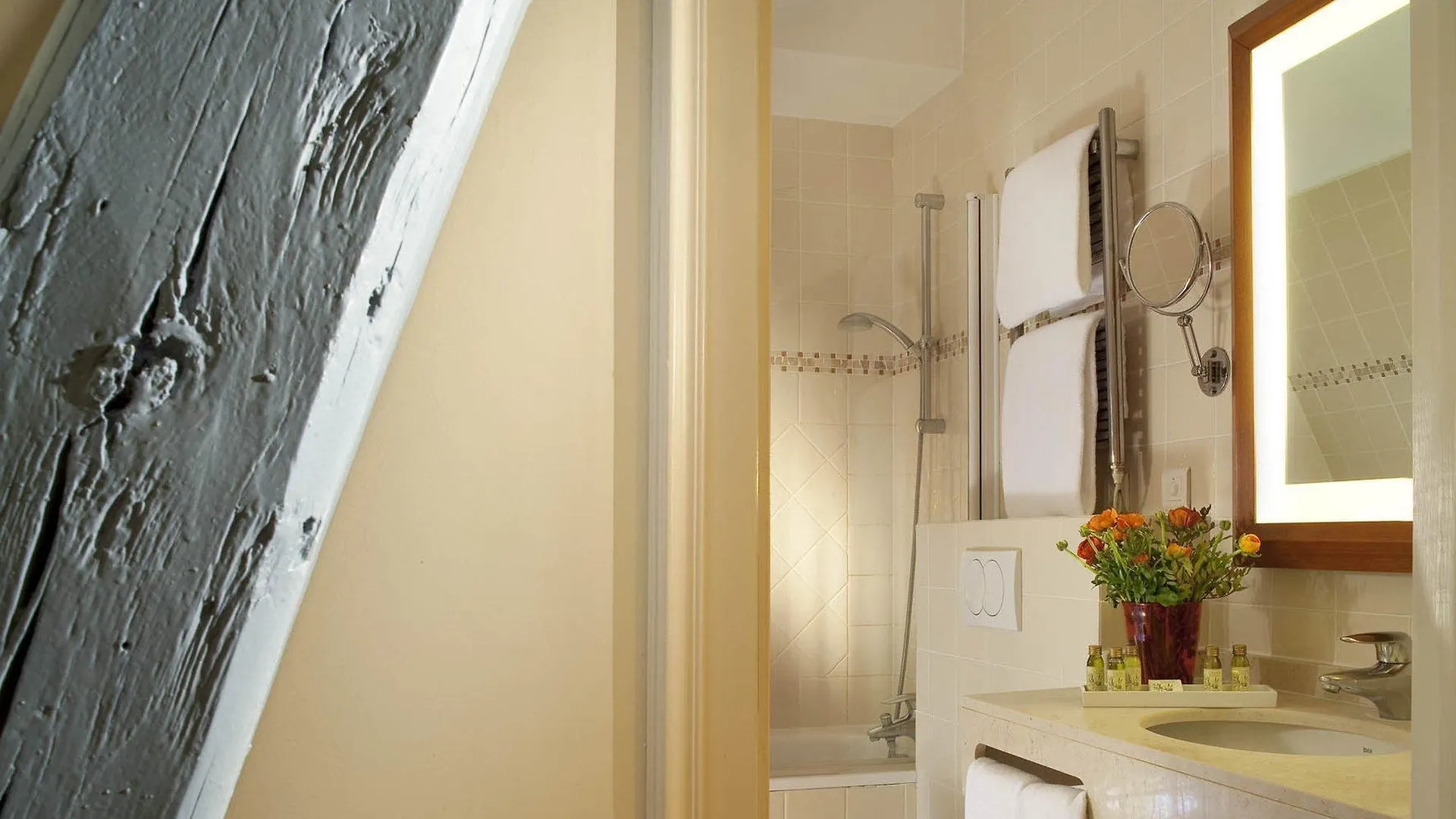 Le Relais Montmartre Hotel Paris